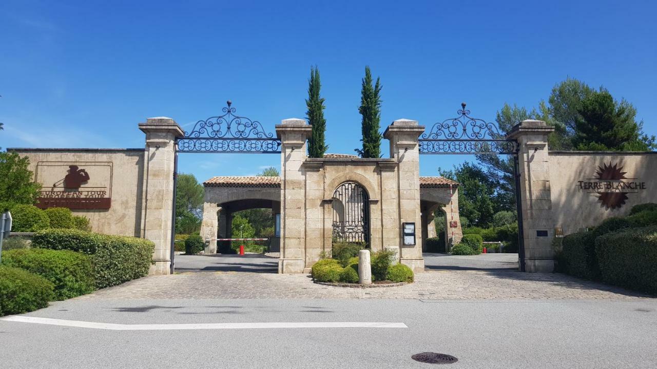 Вилла Domaine Geodora, Parfumeur En Provence Монтору Экстерьер фото